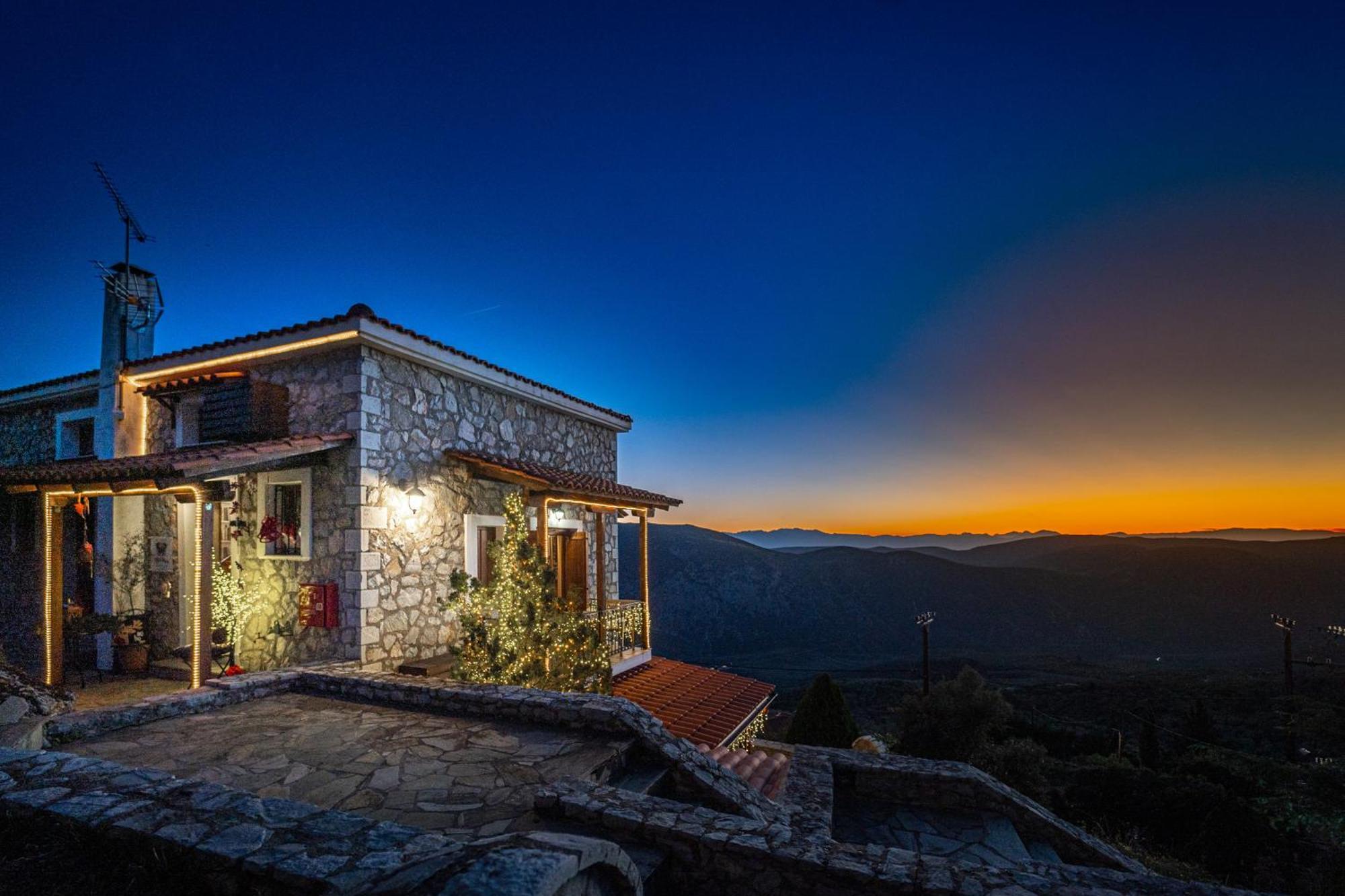 Rock Dandy Deluxe Chalet In Arachova - Delphi, Sauna, Prv Parking, Amazing View Exteriör bild