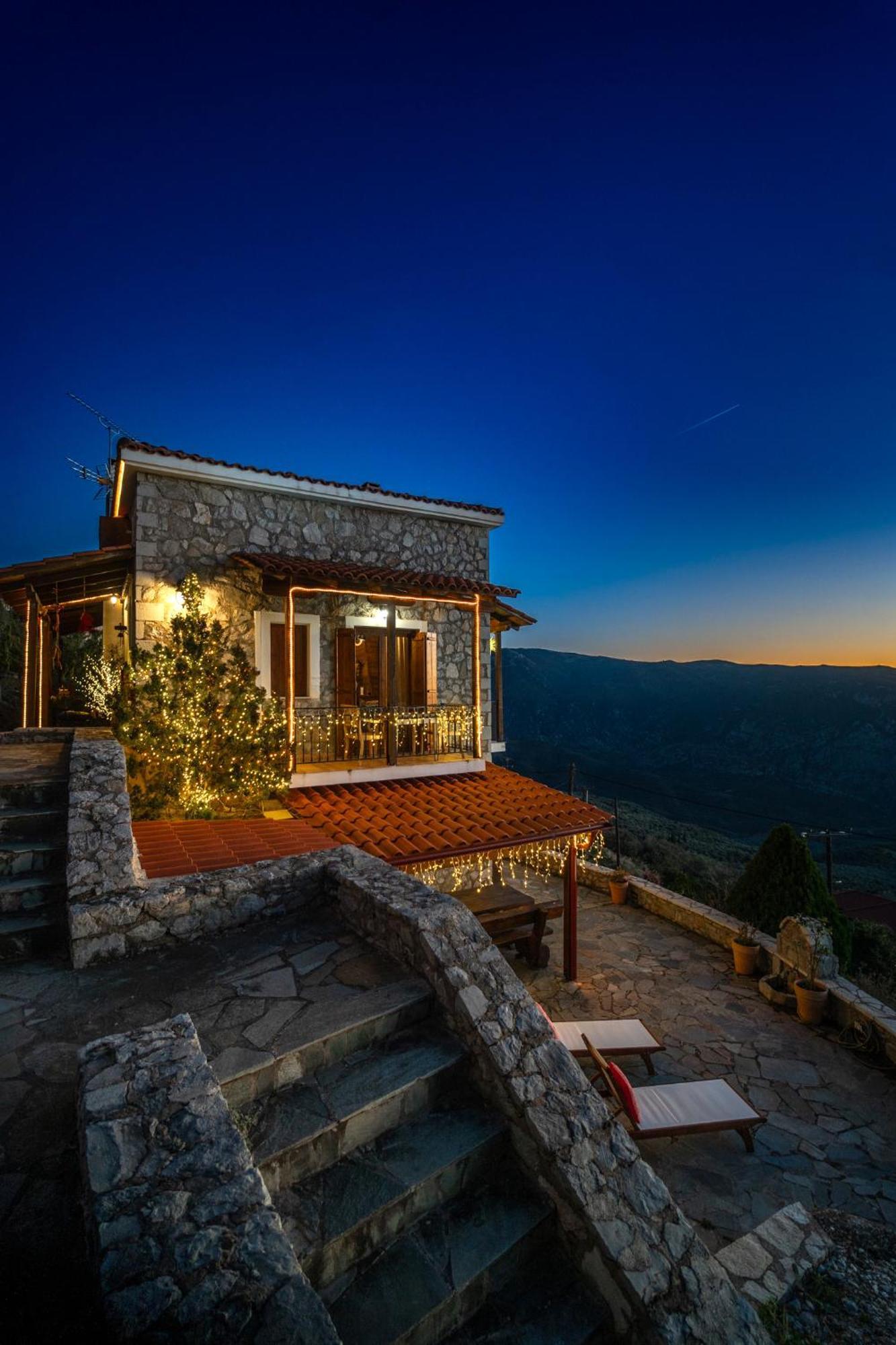 Rock Dandy Deluxe Chalet In Arachova - Delphi, Sauna, Prv Parking, Amazing View Exteriör bild