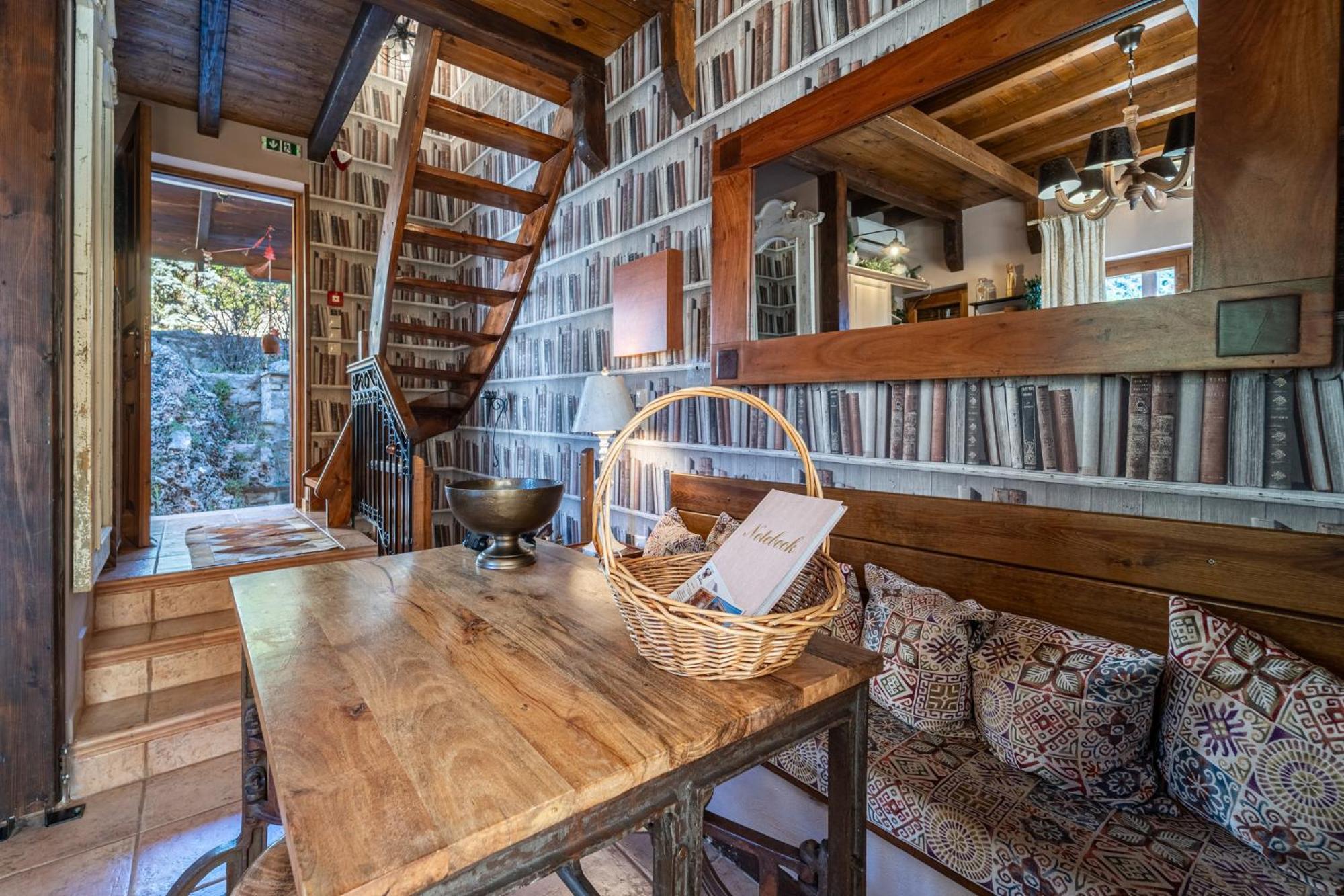 Rock Dandy Deluxe Chalet In Arachova - Delphi, Sauna, Prv Parking, Amazing View Exteriör bild