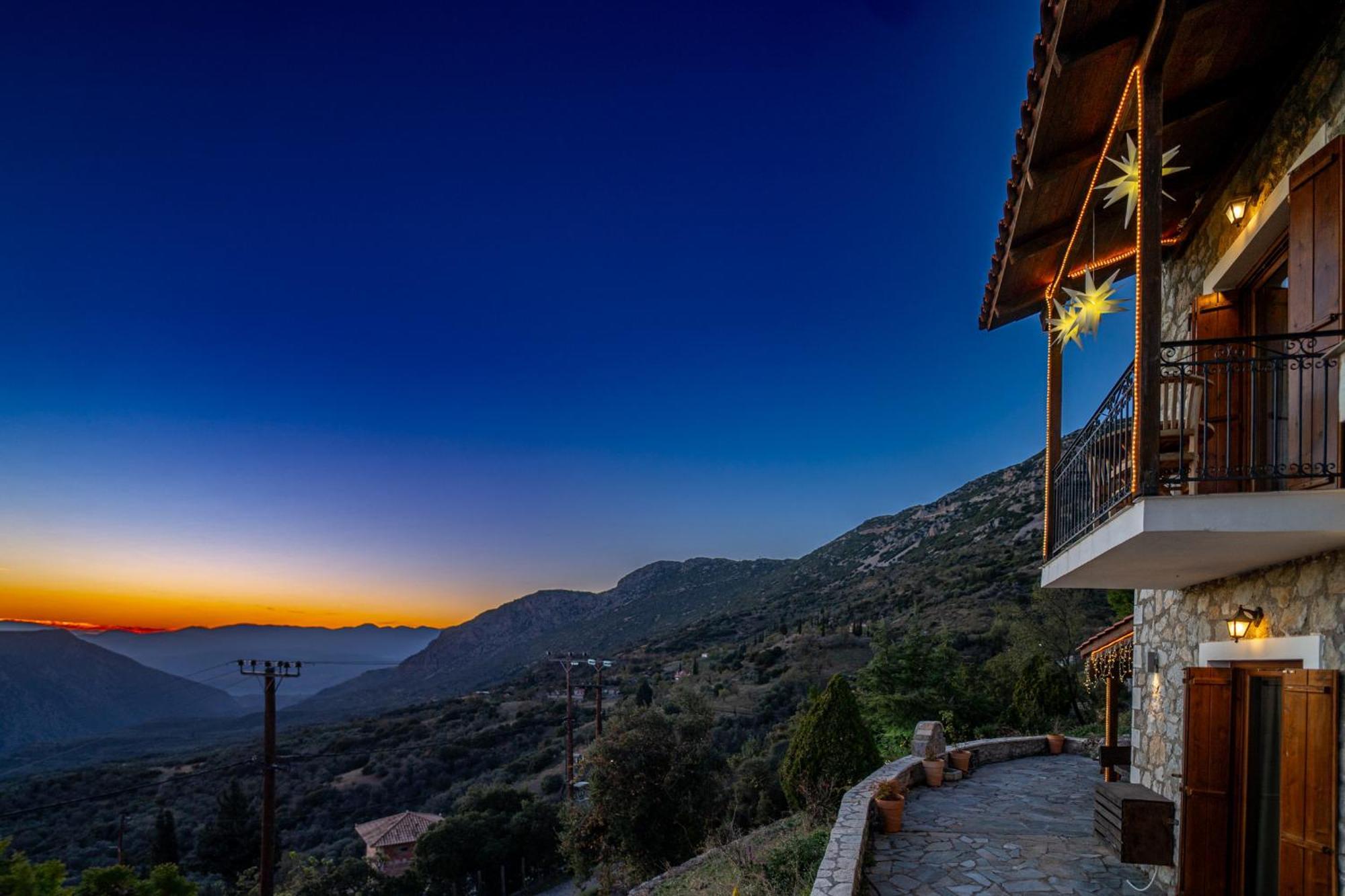 Rock Dandy Deluxe Chalet In Arachova - Delphi, Sauna, Prv Parking, Amazing View Exteriör bild